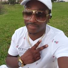 A slammed Bentley…. Ooooffffff…. This guys killen the game! James The  Lowered HMFIC