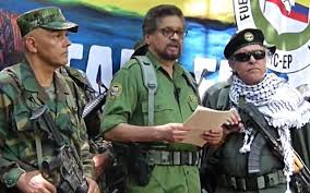 Fuentes en caracas indican que no se descarta que las disidencias de «gentil duarte» hubieran participado en la incursión o al menos entregado coordenadas, debido a los enfrentamientos que registran con el grupo de márquez y santrich. Disidencias De Las Farc Duplican Su Numero De Hombres En Solo 12 Meses El Bogotano