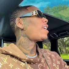 Simone Mobley's Instagram, Twitter & Facebook