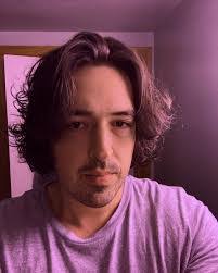 Daniel Husser's Instagram, Twitter & Facebook