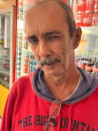 O doutor me receitou comer só carne branca,resolvi começar a dieta com um  Torresminho !