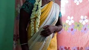 Indian hot girl removing saree watch online | GiG.SEX