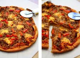 Pizza Au Boeuf Hache Poivron Et Cheddar Amandine Cooking Recette Pizza Alimentation
