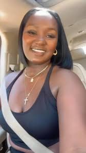 Spring Sprung 🖤, 💁🏽‍♀️ @_tiie_