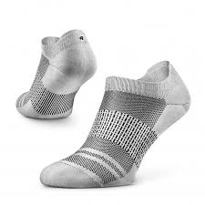 Find stylish walmart socks in solid colors or quirky prints to match your personality. 10 Best Moisture Wicking Socks 2021 Buying Guide Runnerclick