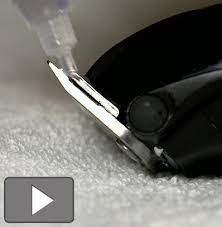 Cleaning your hair clippers/ trimm. Oiling The Blades Wahl Usa