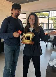 Notizie, video, foto e approfondimenti. Tapiro D Oro A Sofia Goggia Valerio Staffelli Raggiunge La Sciatrice Oggi Attapirata Dopo L Incidente Miracolata Foto