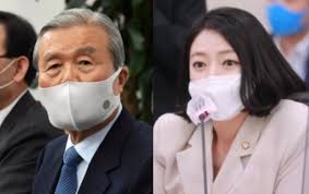 김종인 국민의힘 비대위원장과 부인인 김미경 이화여대 명예교수가 4·7 재보궐 선거일인 7일 서울 김종인 국민의힘 비상대책위원장(사진)은 7일 서울시장 보궐선거 투표를 마친 뒤 오세훈 후보가. ì„œìš¸ì‹ ë¬¸ ëœ¨ë‚´ê¸° ê¹€ì¢…ì¸ ë¬¸ìž¬ì¸ ì •ê¶Œì€ ê·€íƒœ ë°°í˜„ì§„ ë˜ ë¹„íŒ ì¢…í•©