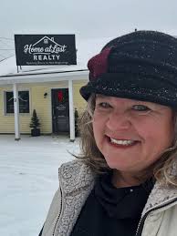 We do what we have to do to help our clients 🥶 This new build in Greene  closes today & my clients didn't want to wait a week for Spectrum to set