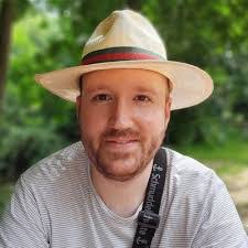 Mark Grainger's Instagram, Twitter & Facebook