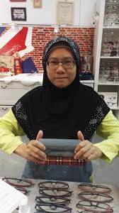 Bila sampai kat kedai mama cari william, sebab itu name card yang ben tunjuk kat dan memang pun, mama yang cermin power 750 pun siap semua rm345 saja…gilerrr murah! Big Eye Station Optical Shop Publicacoes Facebook