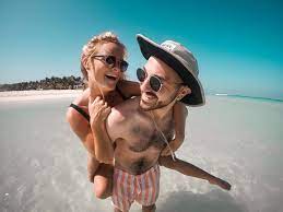 Guide to the best bios for instagram for girls! 60 Adorable Instagram Captions For All Your Couples Photos In 2020 Thought Catalog