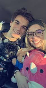 sara hesse (@Sara_Hesse)