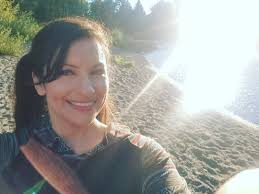 Adria Bennett's Instagram, Twitter & Facebook