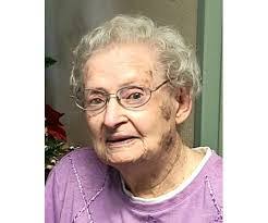 Evelyn Riggs's Instagram, Twitter & Facebook