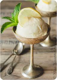 Buttermilch Zitronen Eis Mit Limoncello Buttermilch Eiscreme Rezept Zitronen Eis