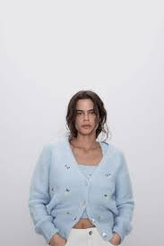 Green logo embroidered tone on tone ribbed edges composition: Ø§Ù„Ù†Ø²Ù‡Ø© ÙØªØ­Ø© Ø§Ù„Ø¥Ø³Ø·Ø±Ù„Ø§Ø¨ Zara Knit Cardigan With Floral Embroidery Zetaphi Org