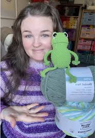 Selecciona el hilo ideal para tejer a Nigel el Frog