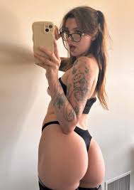 Jaw-Dropping Natalie King Stuns Followers By Posting Spicy Pics! -  DailyBase.com - EN