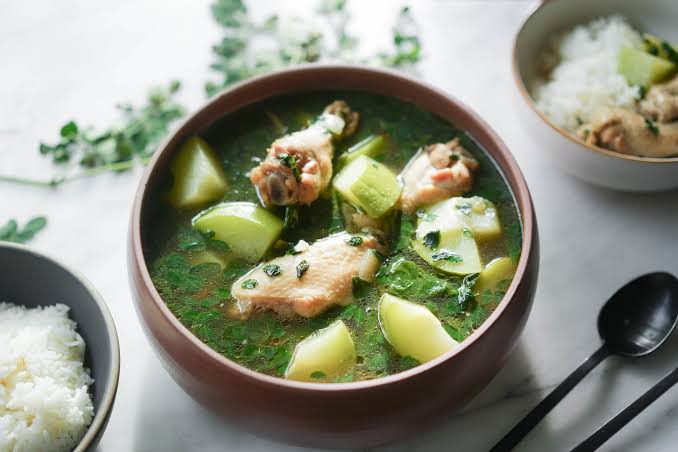Chicken Tinola Recipe (Filipino Tinolang Manok) - Hungry Huy