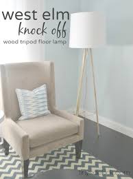 At lave din egen træstativ lampe er et sjovt, simpelt projekt, og det koster kun en brøkdel af prisen i forhold til en købt fra en butik. Light Up The Living Room With These 25 Diy Floor Lamps