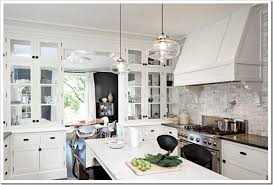 Spice up a modern kitchen with a arabesque tiles. Should You Install Horizontal Tile In Your Home