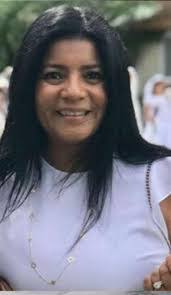 Laura Mena's Instagram, Twitter & Facebook