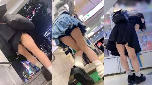 けしからん、エスカレーターで盗撮を警戒して最後尾に乗るような娘には悪戯part.42【PC用・縦動画】 - 素人盗撮 ピーコレ