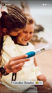 Jun 07, 2021 · sängerin sarah engels, die bis vor kurzem noch sarah lombardi hieß, wird wieder mutter. Sarah Engels Enthullt Nach Heimlicher Hochzeit Ihre Schwangerschaft Sie Zeigt Ihren Babybauch