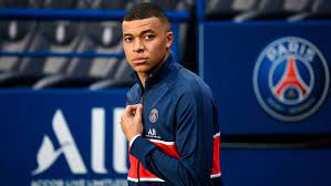 Pesquet and mbappé spoke for 20 minutes as the space station orbited over europe. The Psg Presents Mbappe His Last Offer To Renew