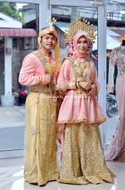 Baju warna tunang mint tiffany nikah pastel pelamin pernikahan kurung attire peach eksklusif tema hijau pengantin tudung exclusive moden muslim. Baju Bodo Pengantin Modern Warna Peach Sanggar Macenning Facebook