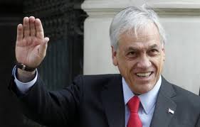 Así luce la embajada y la residencia argentina en chile, con las banderas a media asta y las ofrendas para despedir al eterno diego armando. Por Accidente Aereo Declaran Duelo Nacional En Chile Notisistema
