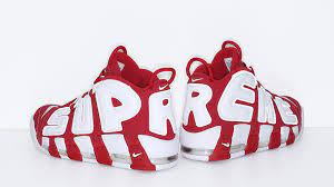 The supreme lettering appears in a supple leather, which features glow in the dark trimming. Medievale Abile Anello Rigido Nike Air Uptempo Supreme Red Acceleratore Salta Spericolato