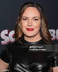 Sarah Nicklin's Instagram, Twitter & Facebook