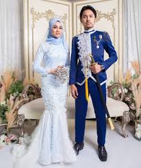 25,354 likes · 61 talking about this. 21 Baju Pengantin Lelaki Menarik Tema Warna Khas Untuk Raja Sehari