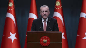 (militaire) signal sonné par le clairon ou la trompette chaque soir pour l'extinction des feux. Turquie Fin Du Couvre Feu Dans L Ensemble Du Pays A Partir Du 1er Juillet