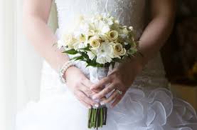 Gerbera daisy bouquet 9 daisies stem artificial flowers silk wedding centerpiece. White Rose And Gerbera Daisy Bouquet