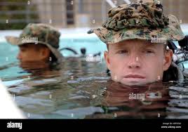 Combatant diver course hi-res stock photography and images