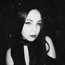 Alice Campos's Instagram, Twitter & Facebook