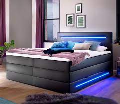 Eine revolution deutet sich in deutschen schlafzimmern an: Schwarzes Boxspringbett Mit Bettkasten Und Beleuchtung Tollocan