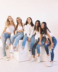 Hype House In 2020 Celebs Friend Photoshoot Girl Photos