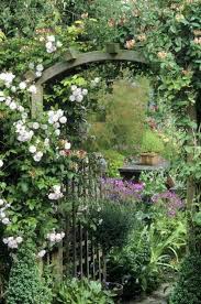 Pin By Christine Lans On Vsyakoe Garden Entrance English Cottage Garden Beautiful Gardens