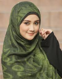 10 artis wanita seksi malaysia tercantik paling populer wartainfo com. 23 Sebab Selebriti Malaysia Bertudung Ketika Sedang Popular