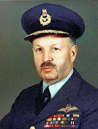 LIST of BRITISH AWARDS to the ROYAL CANADIAN NAVY in WORLD WAR ONE  (Biographies and Citations follow) LG+