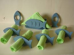 Sehr Schone Serviettenringe Fisch Im 6er Set Aus Holz Von Hand Ausgesagt Und Bemalt Der Ring Hat Eine Servietten Taufe Serviettenring Basteln Serviettenringe