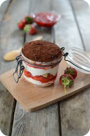 Tiramisu A La Confiture De Fraises Confiture Fraise Creme Pour Gateau Recettes De Cuisine