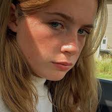 Claudia Ramsay's Instagram, Twitter & Facebook