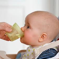Starting at age 1, children should drink about 1 to 4 cups — or 8 to 32 oz — of water each day. Never Give Your Young Baby Water And How It Could Be Fatal If You Do Mirror Online