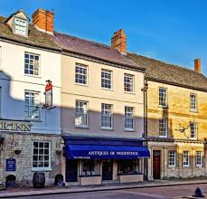 Antiques of woodstock is owned and run by andrew hennell who has been collecting and dealing in period oak and country furniture and antiquities for over 35 years. Antique Shops Uk Antique Oak Furniture Period Oak Furniture 16th 17th Century Antiques