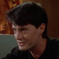 Jeffrey Beaumont (@youreaneatgirl)